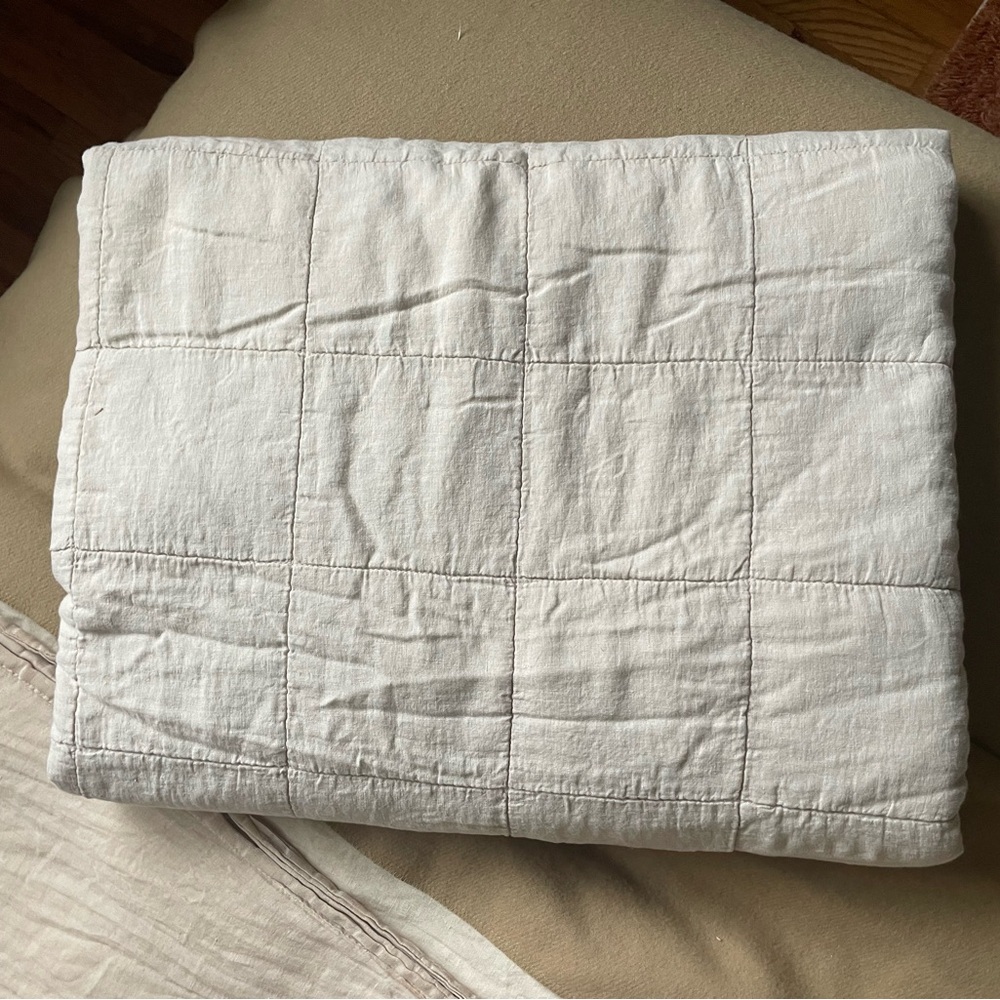 Full/Queen Parachute Linen Box Quilt in Bone